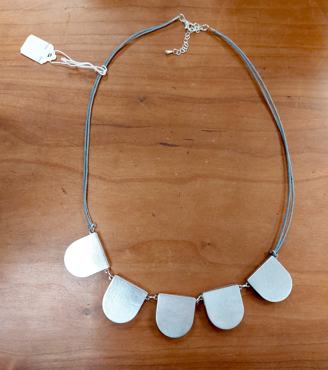 5 Silver Arch Necklace - Silver with grey