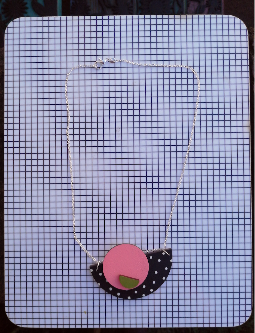 Orbit necklace - black dot with coral and olive