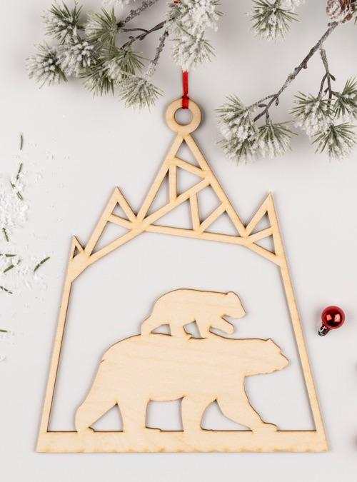 Wooden Polar Bears Christmas Wreath